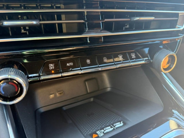 2027 Chevrolet Traverse Z71 - Photo 13